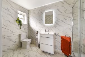 En-Suite- click for photo gallery
